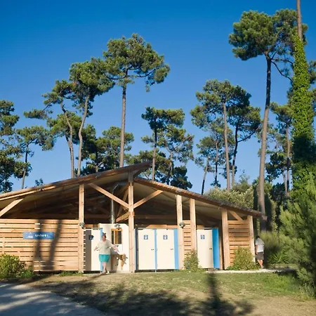 Camping Huttopia Oleron Les Pins 3*