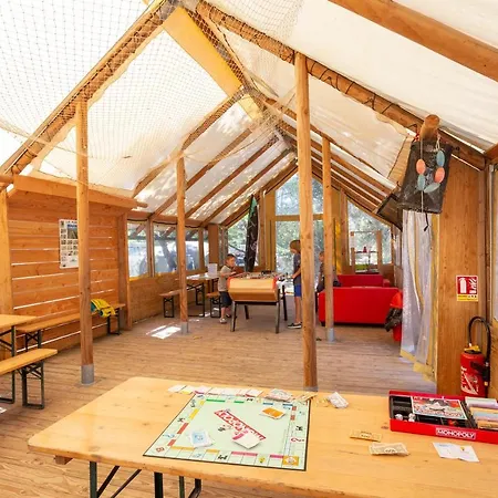 Camping Huttopia Oleron Les Pins 3*