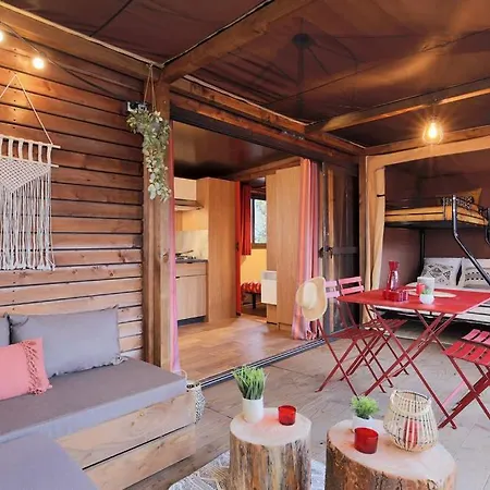 Huttopia Oleron Les Pins キャンプ場 サン・トロジャン・レ・バン