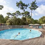 营地 Huttopia Oleron Les Pins 圣特罗让莱班